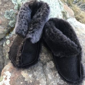 Sherpa Lined Sheepskin Slippers, size 9-11